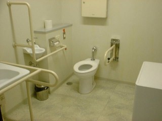 4階　障がい者用トイレ