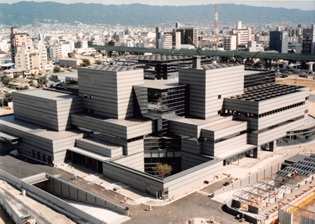 完成間近の中央図書館