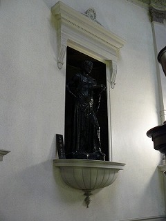 The Two Statues　2