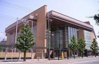 ひと・まち交流館 京都 図書コーナー外観