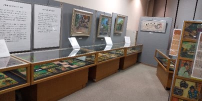 「むかしの紙芝居を楽しもう！」関連資料展示の風景写真